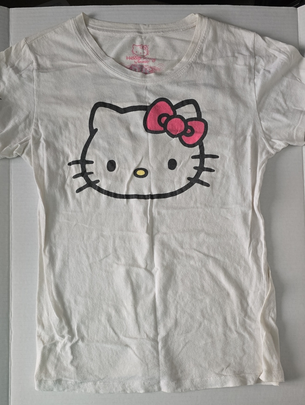 Vintage 2008 Hello Kitty by DOE Classic Big Face Graphic T-Shirt White